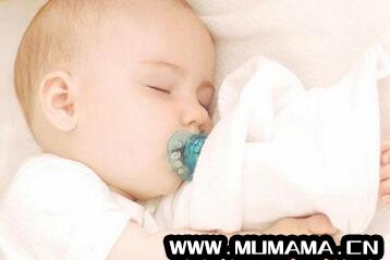 宝宝含安抚奶嘴睡觉的危害有哪些