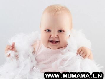 三个月的宝宝发育标准指标(12月宝宝发育特点及护理建议)