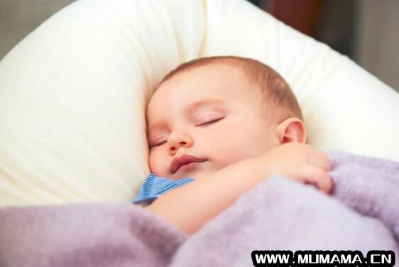 新生儿睡眠时间长，需要叫醒吃奶吗？(要不要叫醒吃奶)