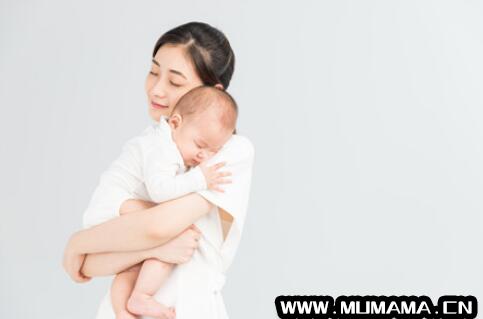 四个月的宝宝发育标准(4个月的宝宝发育标准)