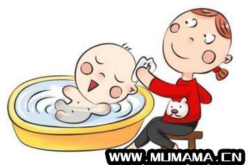 宝宝出生后多久可以洗澡