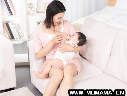 宝宝腹泻可以喝奶粉吗(婴幼儿腹泻还能继续喝奶粉吗)