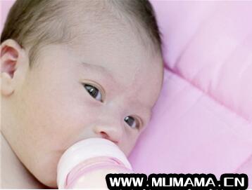 一周新生婴儿吃奶量标准(新生儿每顿该喝多少奶)