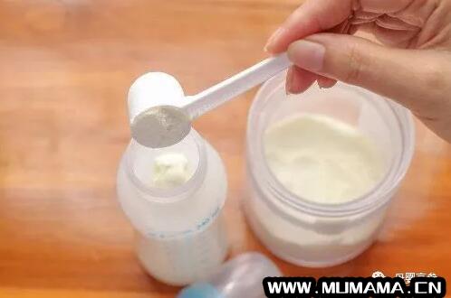 宝宝不爱喝奶粉，可能是冲奶粉犯了这5个错