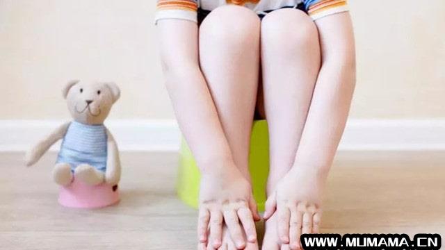 男宝宝如厕训练，是站着尿还是坐着尿？
