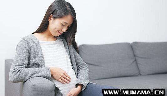 孕早期不宜采取的2种坐姿，你中招了吗？(这2种坐姿应该尽量避开)