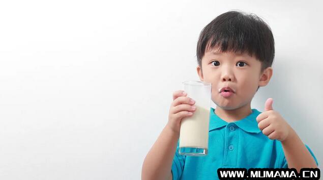 宝宝喝奶要喝到几岁才好，你真的知道吗？