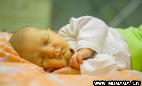 新生儿黄疸很常见，那需要医学干预吗？