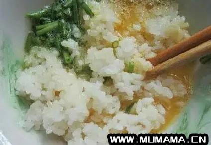 剩米饭做成这款米老头，比炒米饭好吃