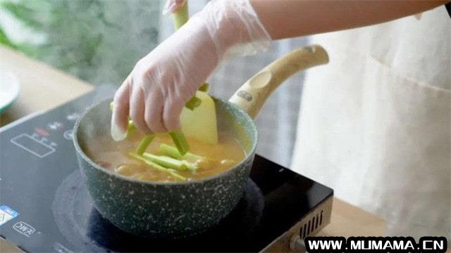芦笋鸡丁咖喱饭的做法 2岁宝宝食谱