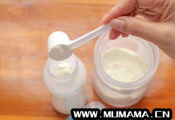 配方奶粉喝到几岁 三岁以上的宝宝还要喝吗(奶粉喝到几岁合适)