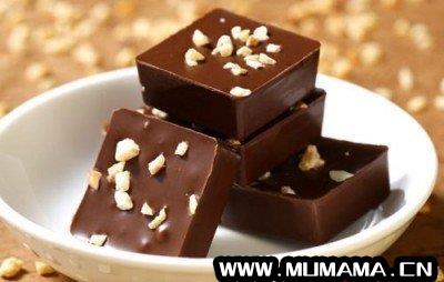 百分之百的黑巧克力减肥吗，100黑巧克力的作用和功效(黑巧克力真能减肥吗)