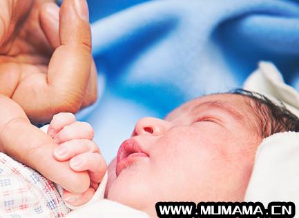 新生儿是指从脐带结扎到生后几天内的婴儿(照顾新生儿被称为怀孕的第四季)
