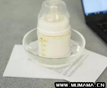 一瓶母乳可以温两次吗，新鲜的母乳可以温几次(宝妈如何确定母乳喂养次数呢)