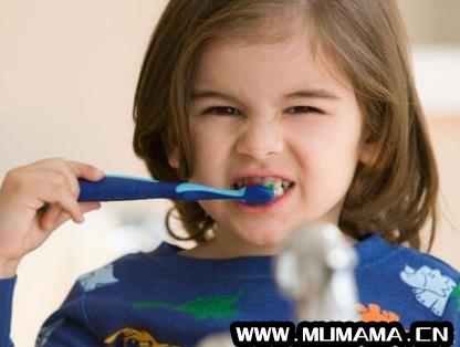儿童牙膏一般用到几岁，10岁孩子可以用大人牙膏吗(小孩能用大人牙膏吗)