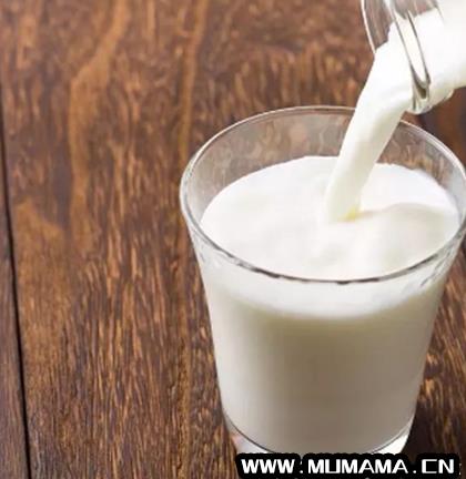 小学生喝什么牛奶好、每天应该喝多少毫升或相当量的奶及奶制品(哈萨克斯坦人的日常生活是什么样的)