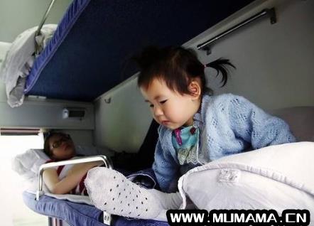 火车卧铺票儿童票怎么收费，火车票儿童半票有座位或卧铺吗