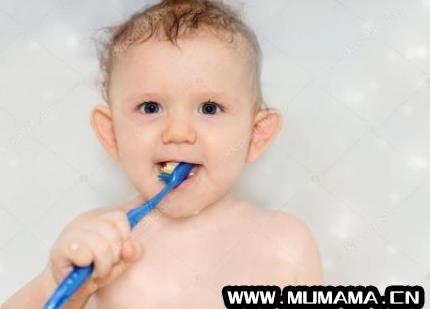 宝宝多大用牙膏崔玉涛，宝宝几岁可以开始用牙膏(崔玉涛谈护理宝宝出牙与遗传有关)
