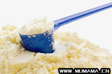 开封奶粉放置多久不能喝，开封后的奶粉可以放多久(奶粉开封后最长能存多久)