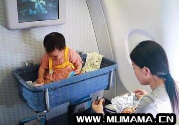 带婴儿坐飞机可以申请第一排座位吗，携带婴儿坐飞机座位安排(坐飞机小孩要买票吗)
