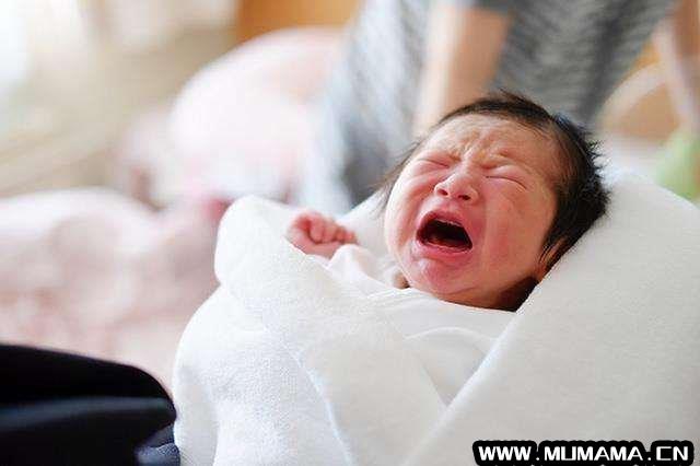怎样分辨婴儿哭声需求，17种宝宝哭声辨别(三分医七分养应对宝宝哭闹)