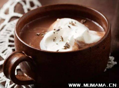 一杯热巧克力热量高吗，热巧克力热量高吗(纯素白热巧克力)