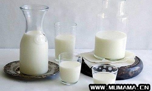 鲜牛奶冷冻一个月后还能喝吗，鲜奶冷冻后营养会受到影响吗(酸奶冰冻后营养会发生变化吗)