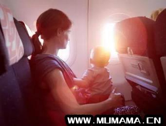 四个月的宝宝可以坐飞机吗，四个月婴儿坐飞机弊端(宝宝小不能坐飞机)