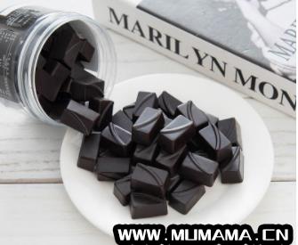 黑巧克力升糖指数高吗，血糖高能吃无糖黑巧克力吗(纯黑巧克力可以平稳血糖)