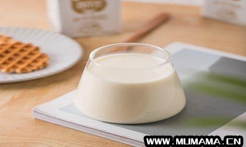 水牛奶和奶粉哪个营养好，喝水牛奶有什么好处(有3款普通牛奶比得上)