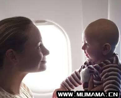 婴儿多大坐飞机比较好，婴幼儿多大可以坐飞机(宝宝多大可以出去旅游)