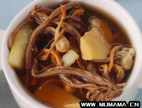 茶树菇怎么做汤好喝，茶树菇不能和什么一起煲汤(你和幸福就差这一份茶树菇竹荪乌鸡汤)