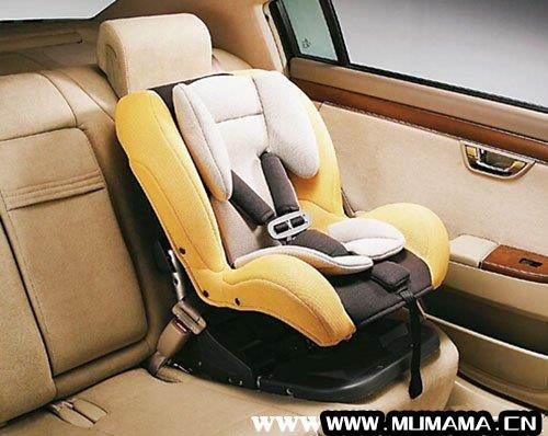 儿童安全座椅安装在车里哪个位置好、最合适(怎么安装儿童安全座椅)