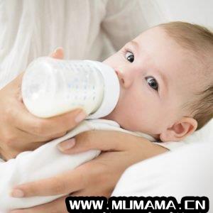 吸母乳和吸奶瓶哪个更费力(哺育母乳有困难)