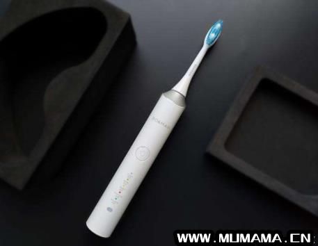 补牙后可以用电动牙刷刷牙吗，电动牙刷会不会使牙齿松动(补过牙可以用电动牙刷吗)