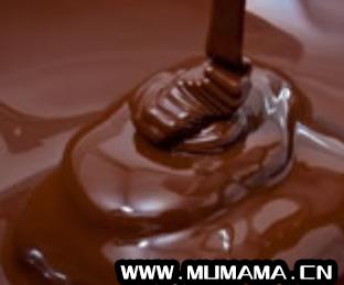 巧克力酱的功效与作用，自制巧克力酱不用奶油(奶油的制作方法及原料)