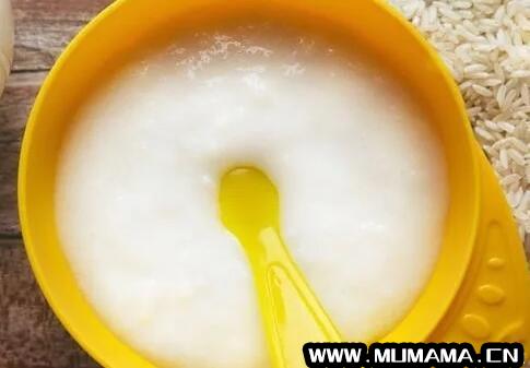 长期奶粉里面兑米粉给宝宝喝，米粉能用奶粉冲调吗
