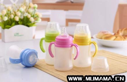 瓶喂母乳的好处和坏处，瓶喂母乳容易喂养过度(母乳喂养有很多神奇的好处)