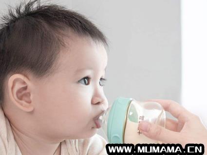 宝宝突然不喝奶粉了只吃母乳，宝宝突然不吃奶瓶只吃母乳怎么办(混合喂养的宝宝突然不吃母乳了)