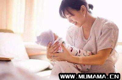 母乳喂养唯美句子，晒晒宝宝吃母乳(12个月宝宝发育特点)