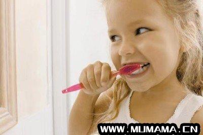 儿童刷牙刷几分钟，儿童刷牙歌儿歌视频(刷牙歌「粤语儿歌」)
