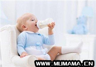 新生婴儿用纯净水冲奶粉好吗，给宝宝冲奶粉的水可以用纯净水吗(矿泉水纯净水冲奶粉好不好)
