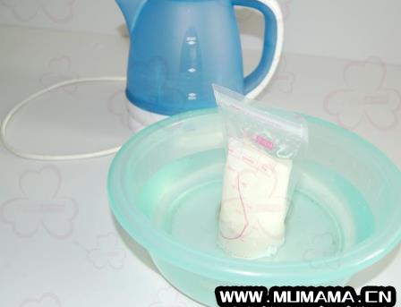 母乳100度水隔奶瓶烫3分钟，用100度的水隔水烫奶(如何正确保存母乳)
