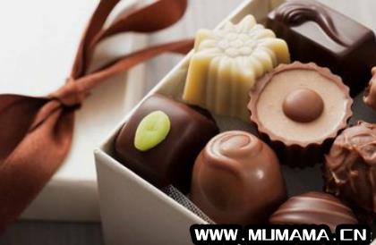 癌症病人能吃巧克力吗，吃巧克力能促使肿瘤增长吗(吃巧克力可测癌症)