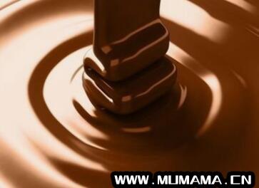 黑巧克力吃多了会怎样、会胖吗，黑巧克力一天吃多少克