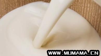 水牛奶和纯牛奶哪个营养价值高，水牛奶与纯牛奶有什么区别(到底哪个营养价值更高)