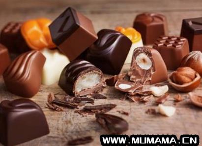 含代可可脂的巧克力好不好，巧克力纯可可脂和代可可脂怎么区分(可可脂和代可可脂的区别)