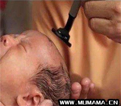 宝宝剃头吃母乳，新生儿未满月可以剃头发吗(新生儿护理\\u002634)