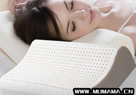 孕妇能睡新的乳胶枕头，乳胶枕的味道对孕妇有害吗、能闻吗(愉悦之家乳胶伴睡枕)
