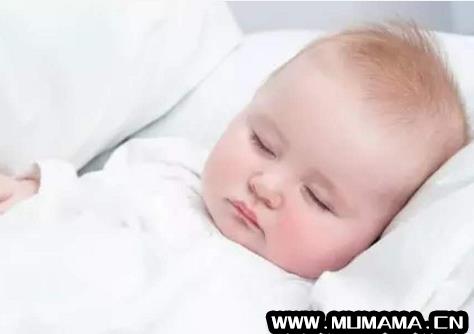 二个月宝宝枕头多高合适、垫几厘米、图片(宝宝多大能用枕头)